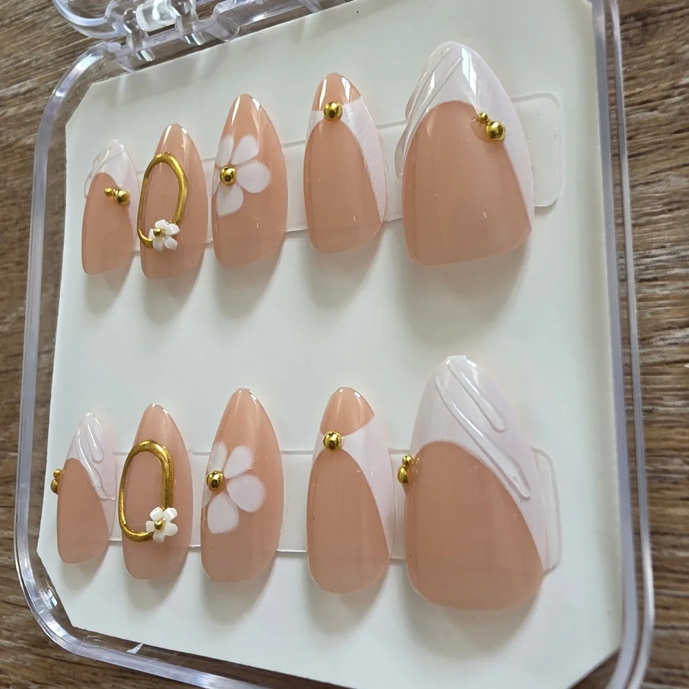 N/A chic nude